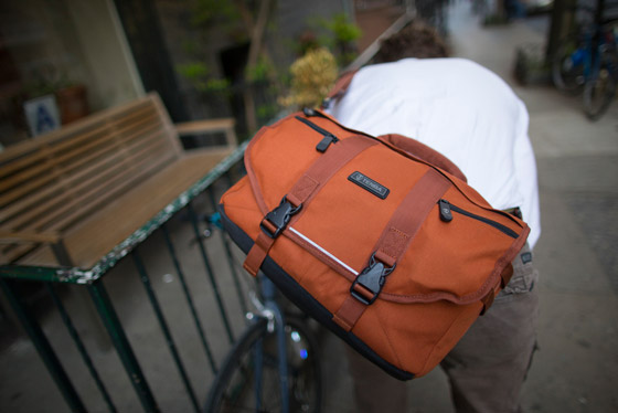 Tenba outlet messenger mini