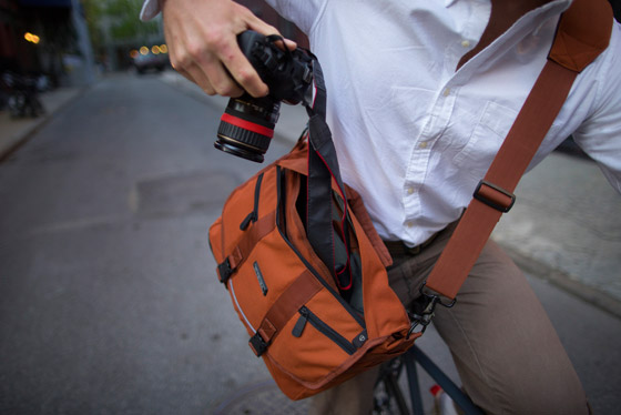 Tenba Mini Photo/Laptop Messenger Bag review: Tenba Mini Photo