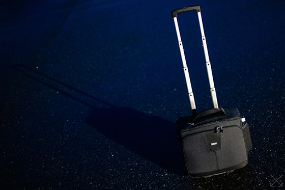 Airport Navigator Is A Rolling Travel Bag For Your DSLR, Macbook